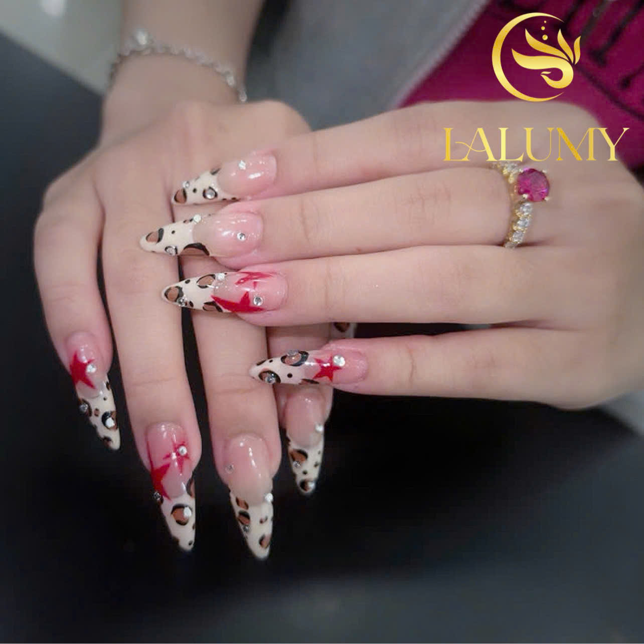 Học Viên Lalumy Thực Hành Nail Trên Mẫu Thật Tháng 12/2025 – Chuẩn Tay Nghề Thực Tế